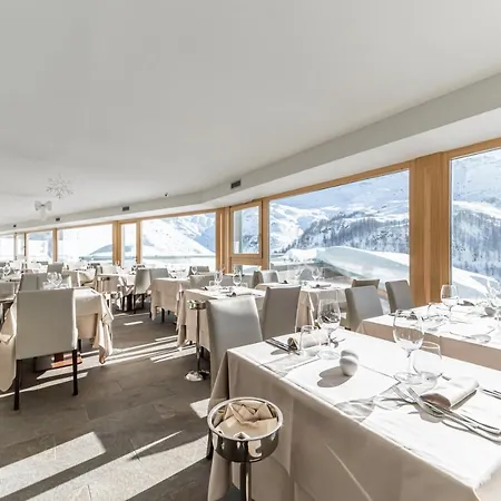 Hotiday Cervinia Ski&spa Отель
