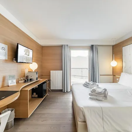 ホテル Hotiday Collection - Cervinia 4*