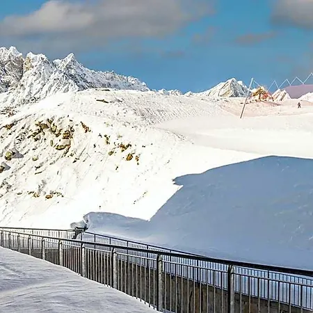 Hotiday Cervinia Ski&spa Отель