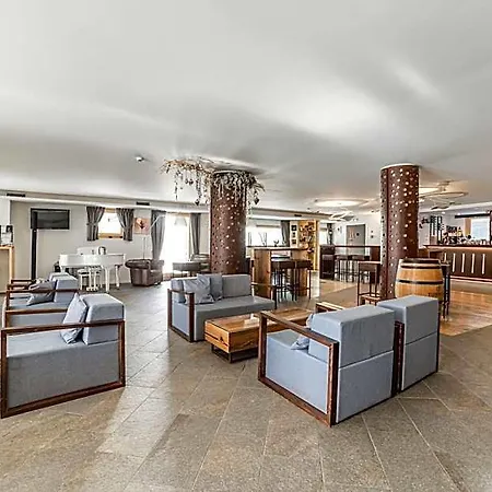 Hotiday Cervinia Ski&spa Отель Брей-Червиния