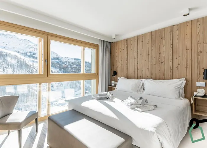 Hotiday Collection - Cervinia Готель 4*